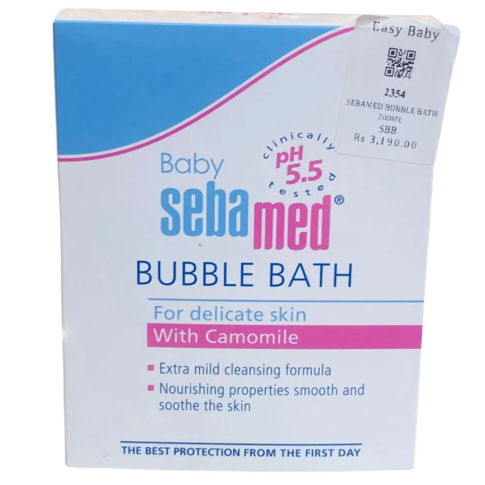 Sebamed Baby Bubble Bath packaging box, displaying the pH 5.5 clinical stamp and details on its extra mild cleansing formula with Camomile for delicate skin.